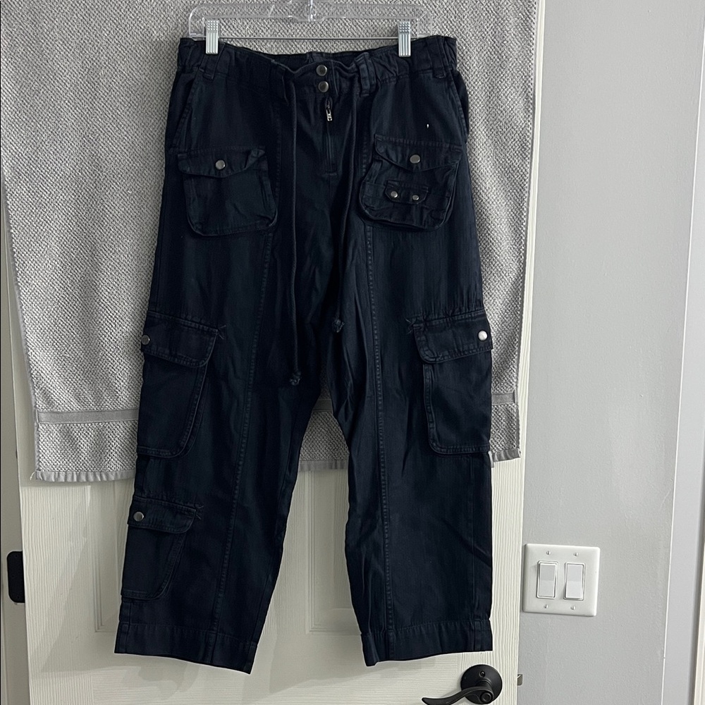NWOT Free People Black Cargo Pants, Size M, Pockets, Elastic Waist, smoke Free